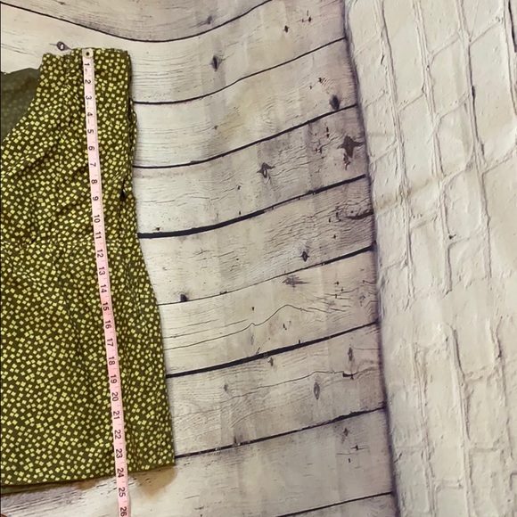 Club Monaco quatrefoil olive gold ruffle sleeve L - Picture 5 of 8